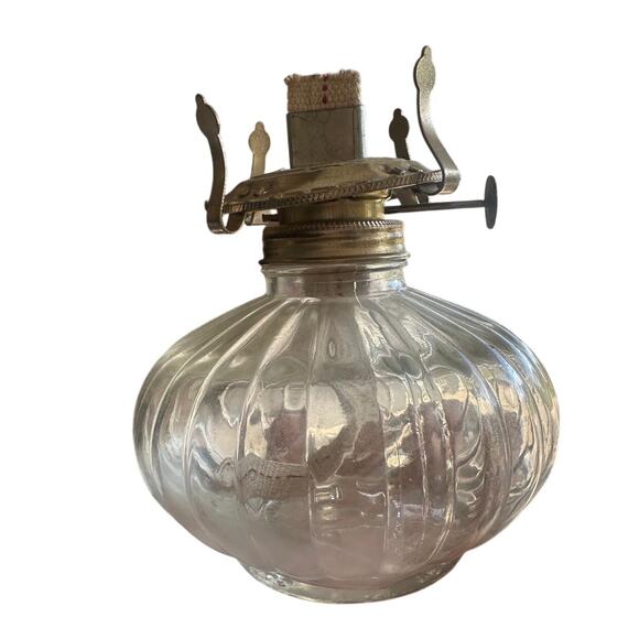 Vintage Golden Globe Glass Oil Lamp W/ Ribbed Design - Picture 3 of 5